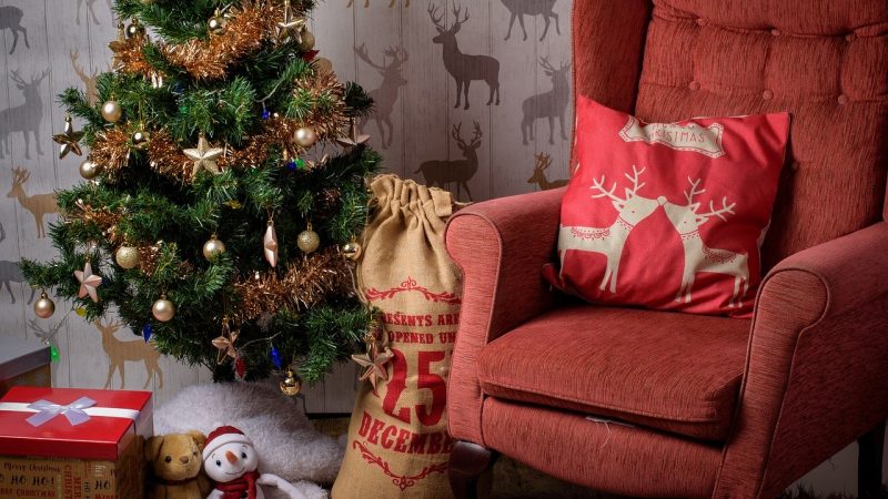 4 Top Tips to start building your Christmas savings stocking today