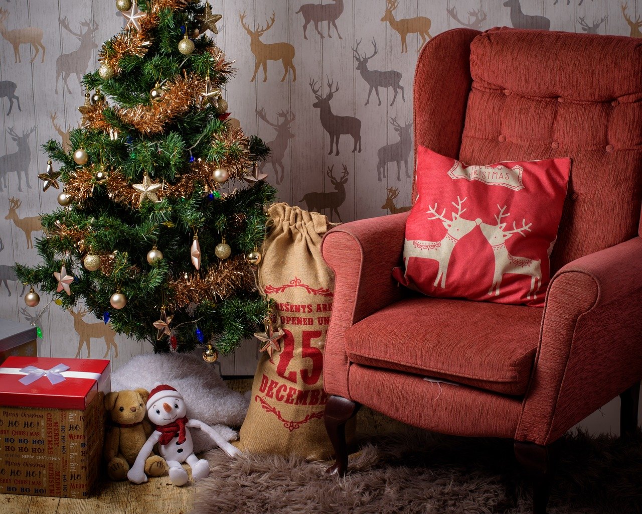 4 Top Tips to start building your Christmas savings stocking today